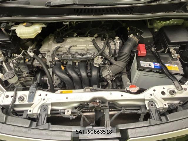 Toyota VOXY 2014-02 8856697-18