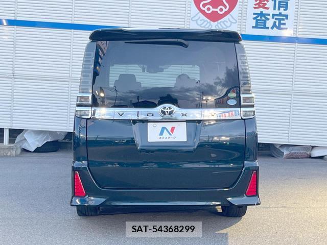 Toyota VOXY 2017-07 8856784-14