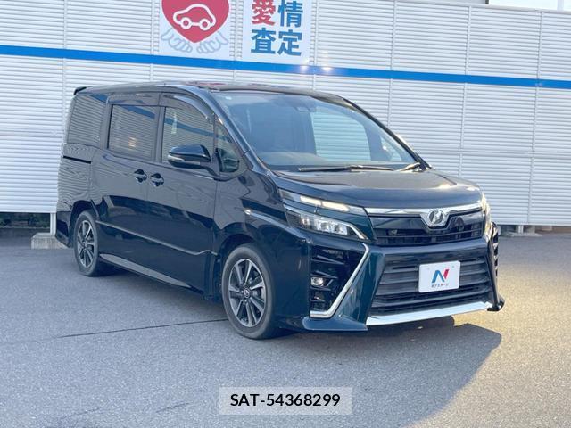 Toyota VOXY 2017-07 8856784-15
