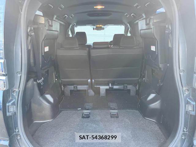 Toyota VOXY 2017-07 8856784-9