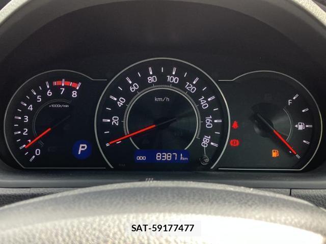 Toyota VOXY 2018-01 8856854-13