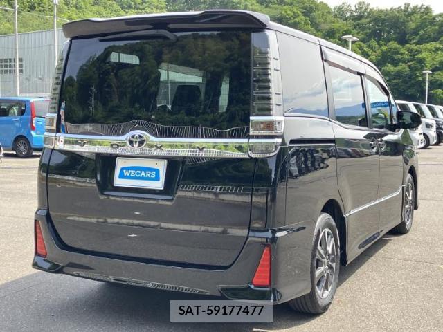 Toyota VOXY 2018-01 8856854-2