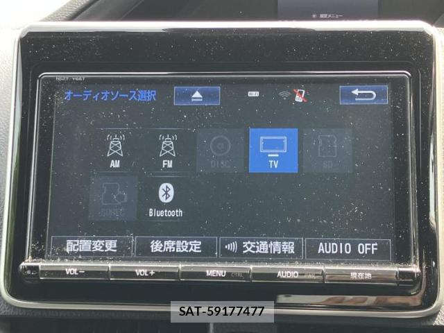 Toyota VOXY 2018-01 8856854-9