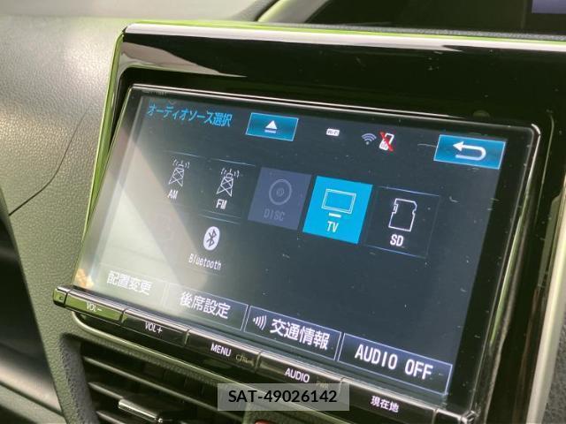 Toyota VOXY 2018-02 8856861-10