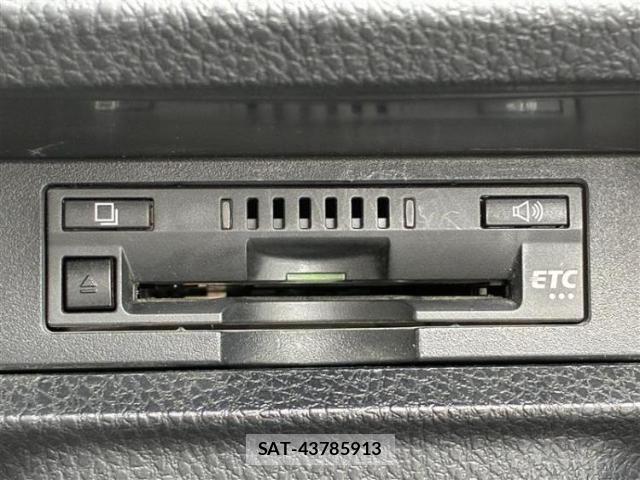 Toyota VOXY 2017-12 8856868-15
