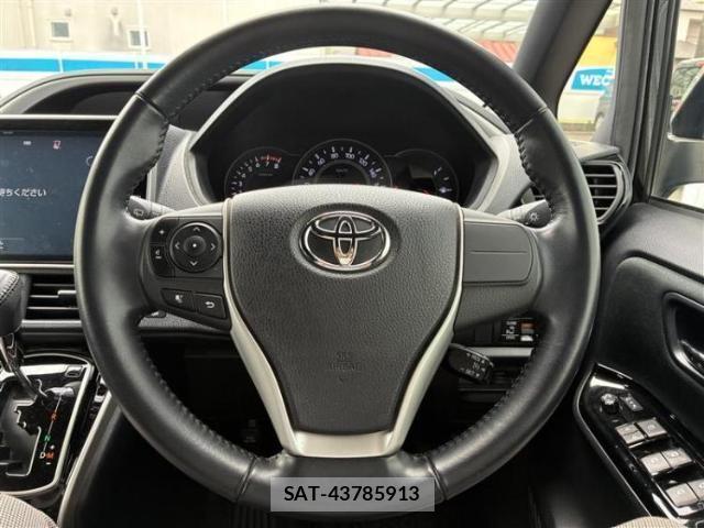 Toyota VOXY 2017-12 8856868-16