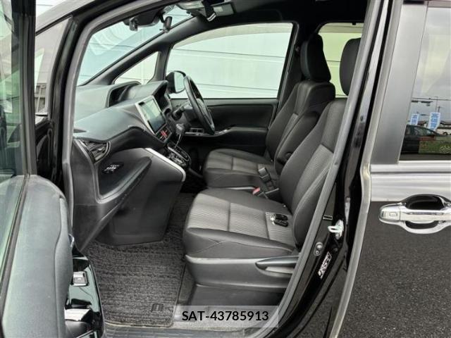 Toyota VOXY 2017-12 8856868-4