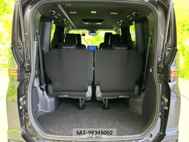 Toyota VOXY 2023-03 8856920-6