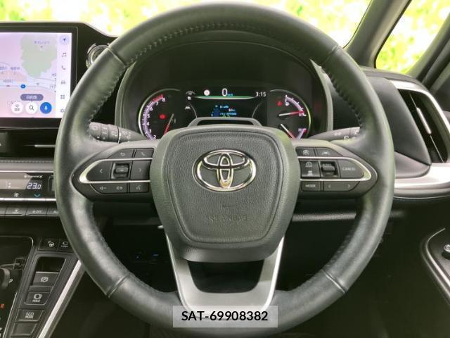 Toyota VOXY 2022-03 8856980-15