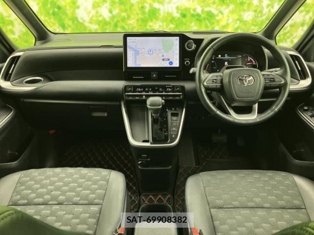 Toyota VOXY 2022-03 8856980-3