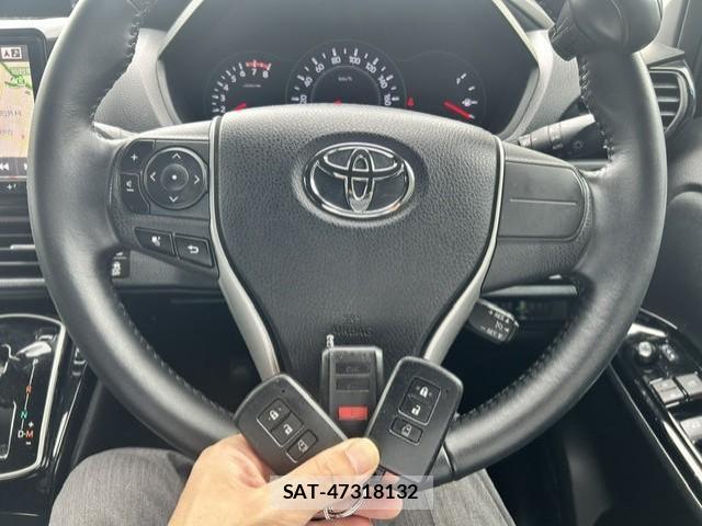 Toyota VOXY 2018-12 8856988-13