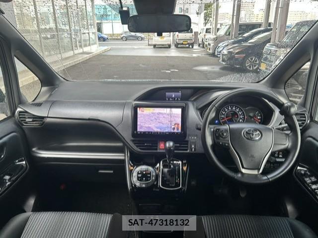 Toyota VOXY 2018-12 8856988-3