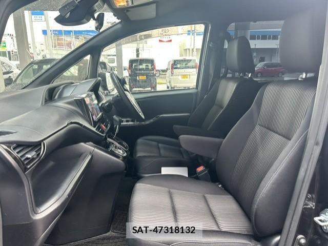 Toyota VOXY 2018-12 8856988-5
