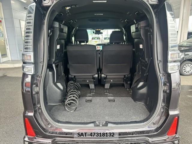 Toyota VOXY 2018-12 8856988-7