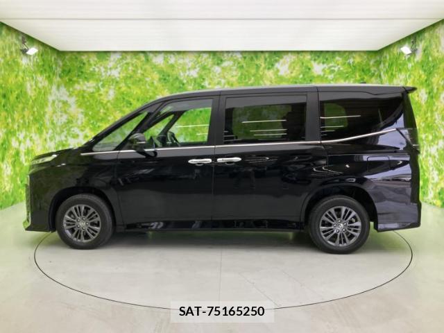 Toyota VOXY 2023-10 8856989-1