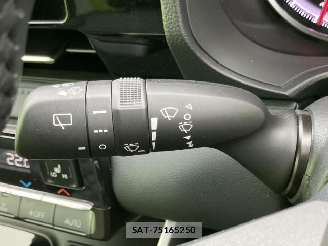 Toyota VOXY 2023-10 8856989-16