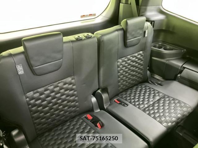 Toyota VOXY 2023-10 8856989-5
