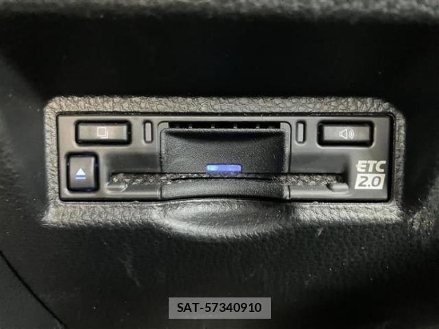 Toyota VOXY 2024-04 8857009-13