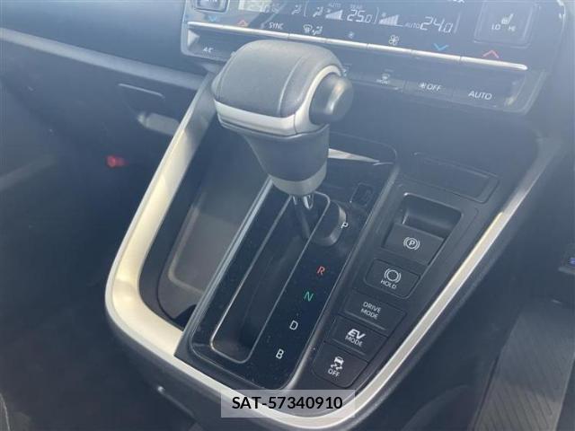 Toyota VOXY 2024-04 8857009-16