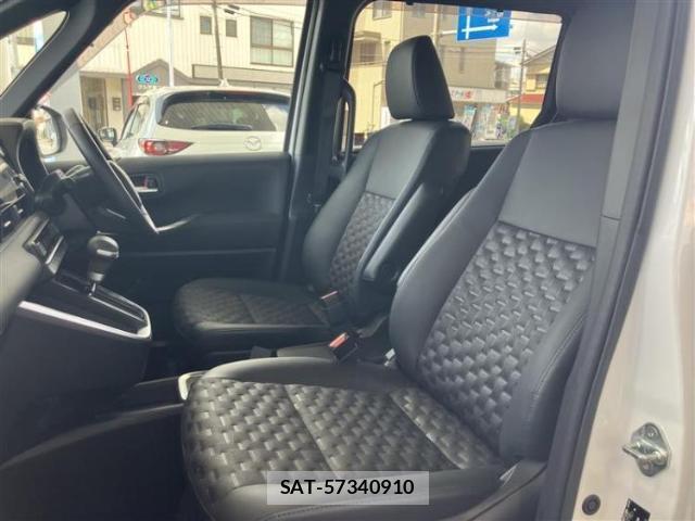 Toyota VOXY 2024-04 8857009-5