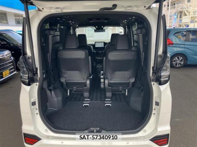 Toyota VOXY 2024-04 8857009-7