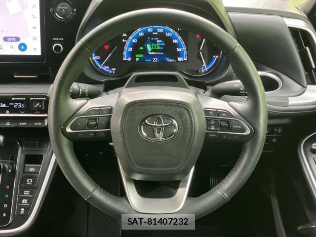Toyota VOXY 2024-07 8857014-13