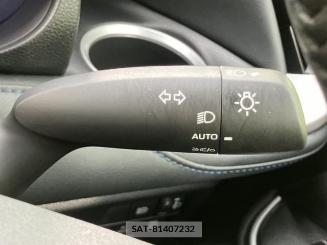 Toyota VOXY 2024-07 8857014-14
