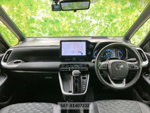 Toyota VOXY 2024-07 8857014-3