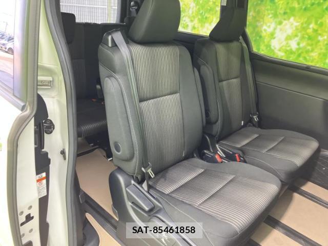 Toyota VOXY 2019-01 8857088-4