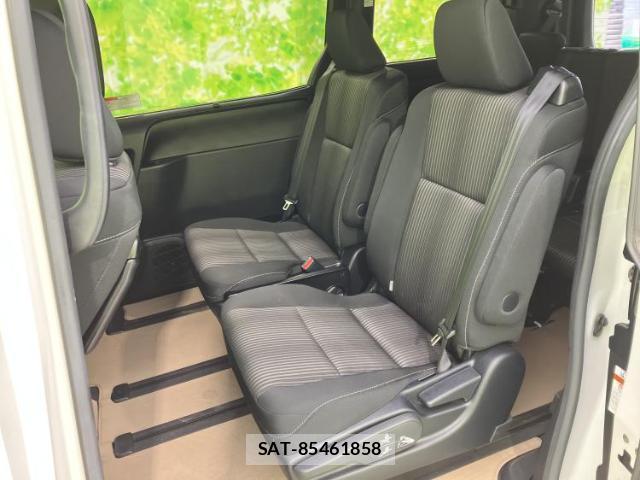 Toyota VOXY 2019-01 8857088-7