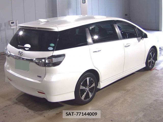 Toyota WISH 2013-10 8855787-1