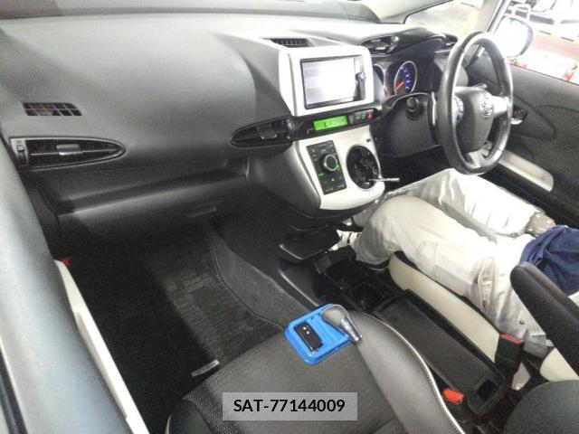Toyota WISH 2013-10 8855787-2