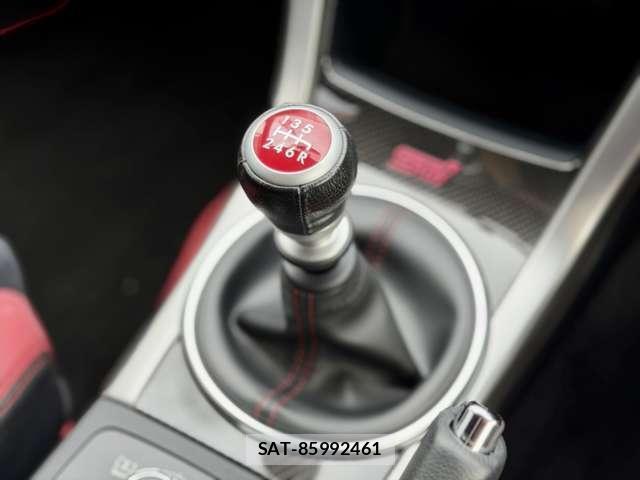 Subaru WRX STI 2015-01 8854923-19