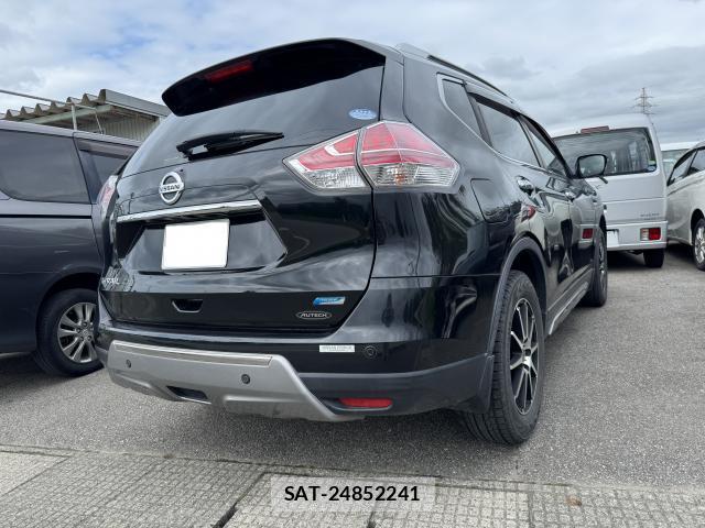 Nissan X-TRAIL 2016-10 8854728-3