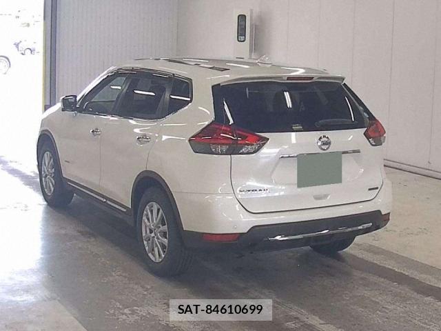 Nissan X-TRAIL 2018-06 8855554-1