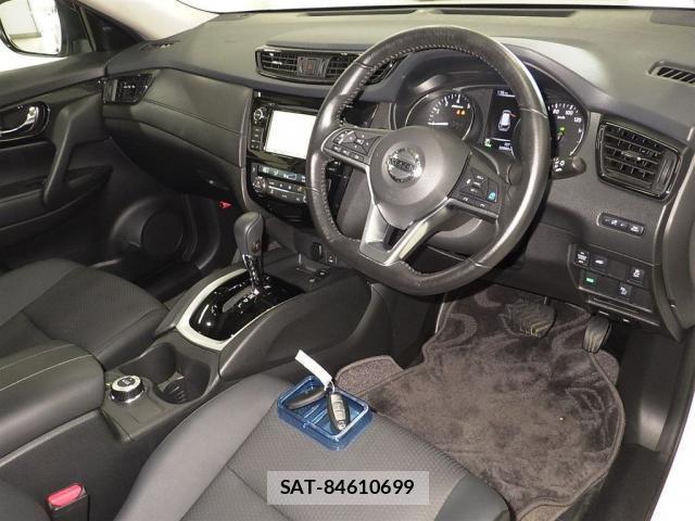 Nissan X-TRAIL 2018-06 8855554-2