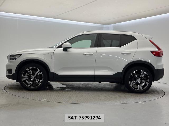 Volvo XC40 2022-02 8853851-17