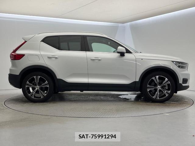 Volvo XC40 2022-02 8853851-18