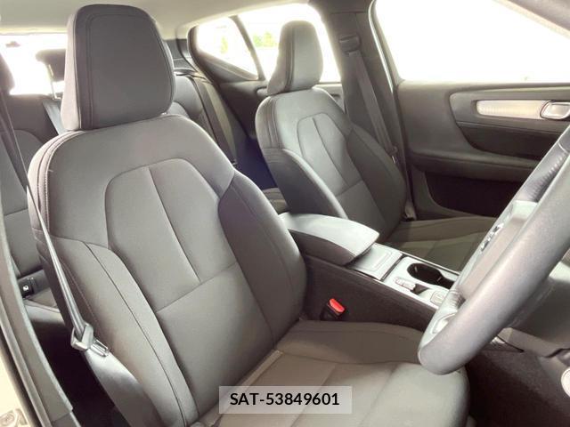 Volvo XC40 2020-10 8853860-10