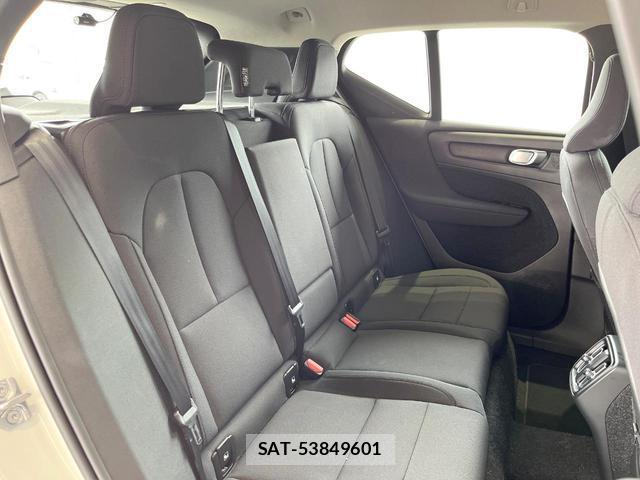 Volvo XC40 2020-10 8853860-11