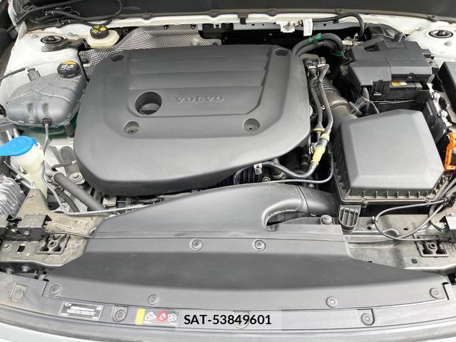 Volvo XC40 2020-10 8853860-17