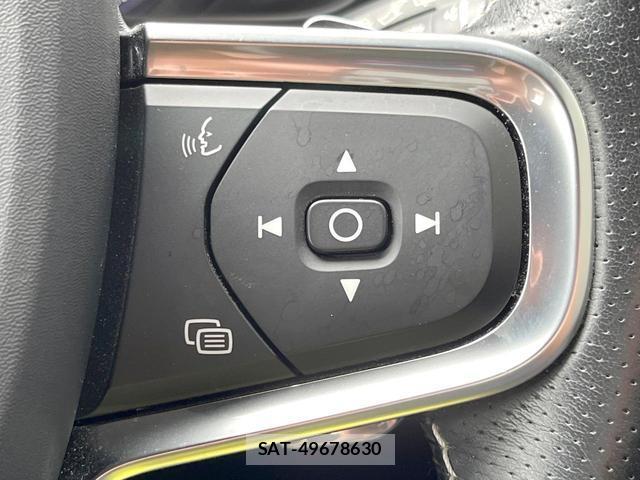 Volvo XC40 2019-04 8853861-11