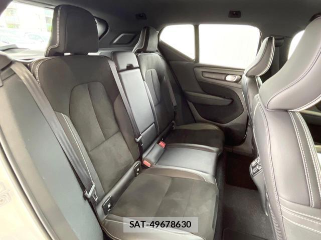 Volvo XC40 2019-04 8853861-13