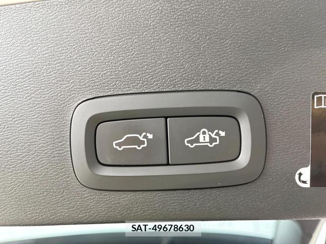 Volvo XC40 2019-04 8853861-15