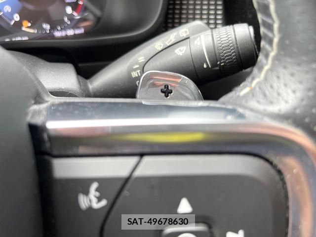 Volvo XC40 2019-04 8853861-9
