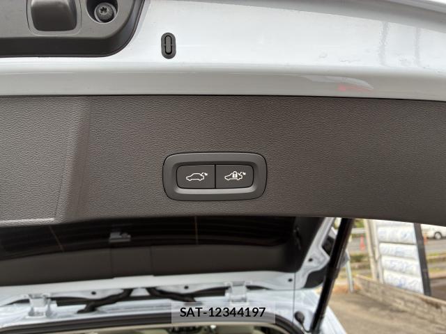 Volvo XC40 2025-03 8855011-6