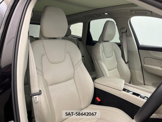 Volvo XC60 2022-01 8853850-11
