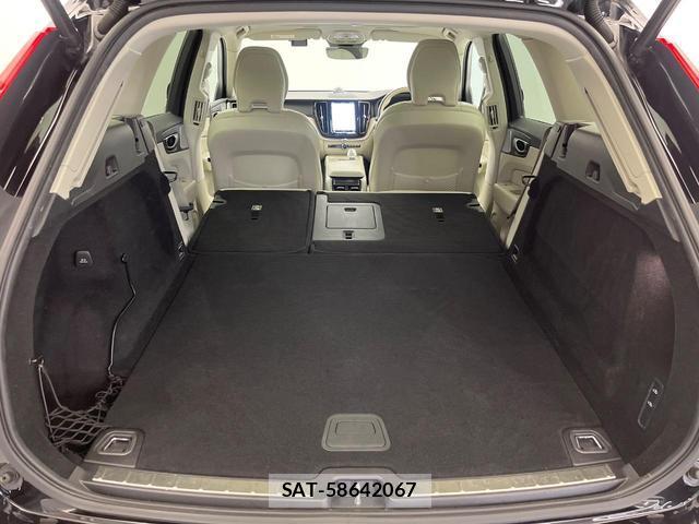 Volvo XC60 2022-01 8853850-13
