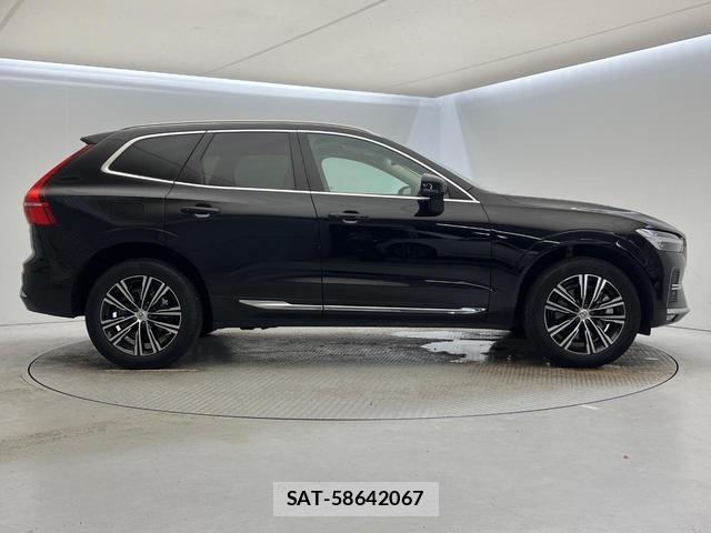 Volvo XC60 2022-01 8853850-17
