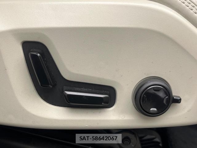 Volvo XC60 2022-01 8853850-8